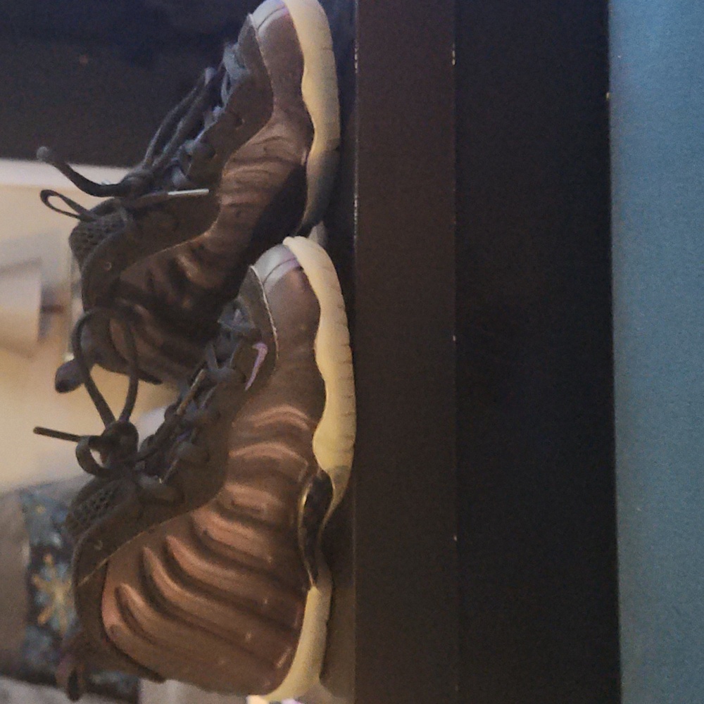 Nike little posited one